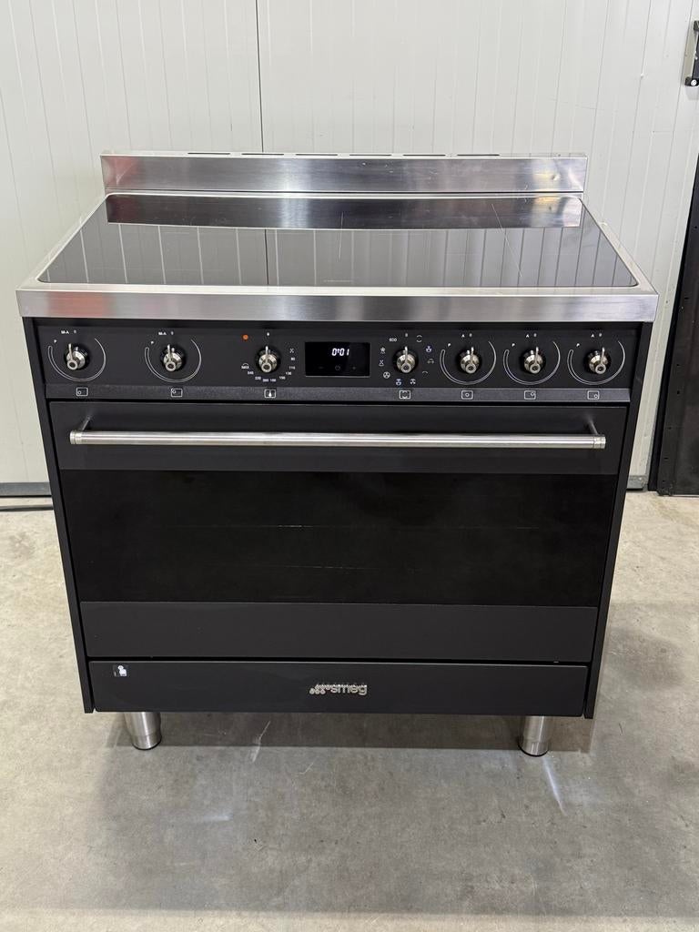 Smeg Fornuis met Inductie Kookplaat - Zo goed als nieuw, Witgoed en Apparatuur, Fornuizen, Bella, Hete lucht, 60 cm of meer, Zo goed als nieuw