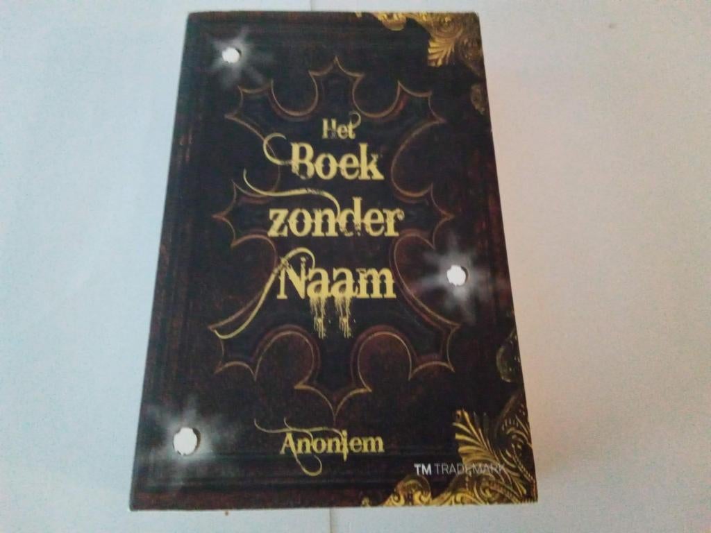 Het boek zonder namen( de Schrijver is anoniem, Boeken, Ophalen of Verzenden, Gelezen