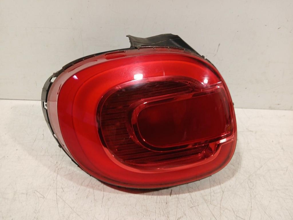 Achterlicht links buiten Fiat 500L, Onderdelen@venauto.nl, Van der Ven Autorecycling B.V., Gebruikt, Ettenseweg 76, 4706 PB Roosendaal, The Netherlands