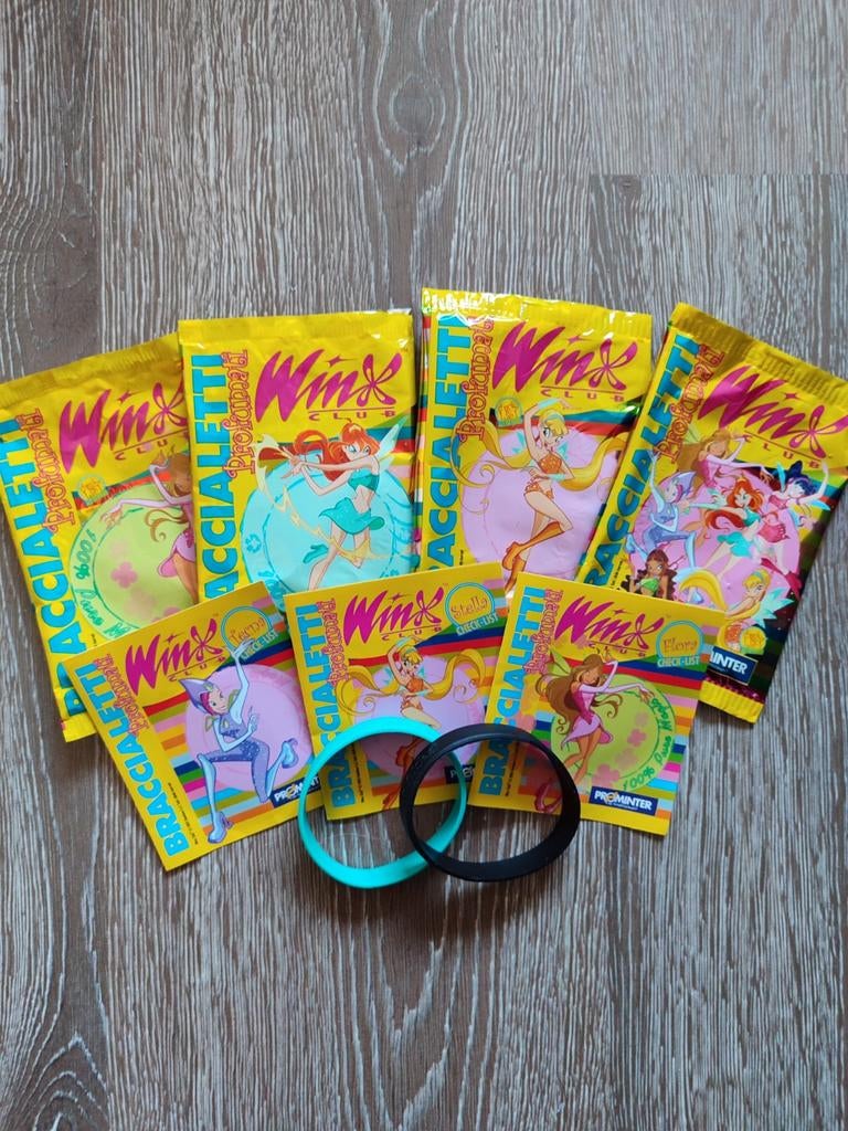 Winx Club armbandjes Bloom en Aisha met zakjes en kaartjes, Ophalen of Verzenden, Zo goed als nieuw
