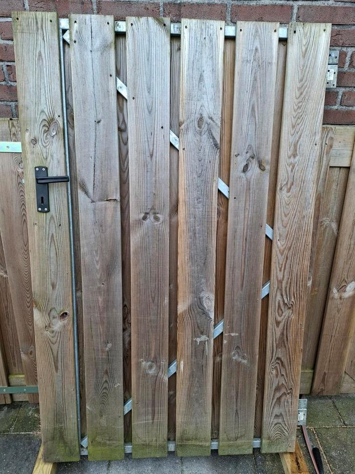Schuttingdeur + poort, Tuin en Terras, Schuttingen, Gebruikt, Hout, 1 tot 2 meter, Minder dan 3 meter, Ophalen