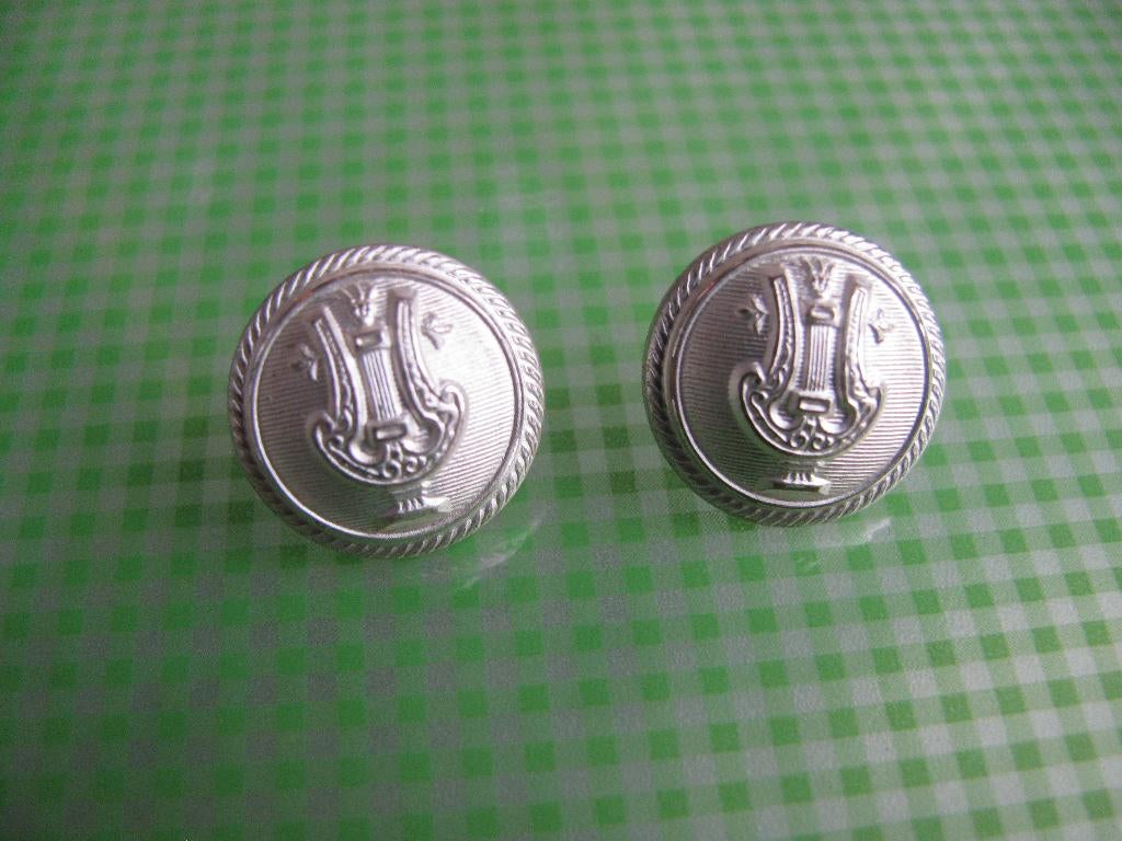2 Metalen Uniform Knopen met Harp - 1.7 cm, Verzenden, Zo goed als nieuw, Knoop of Knopen