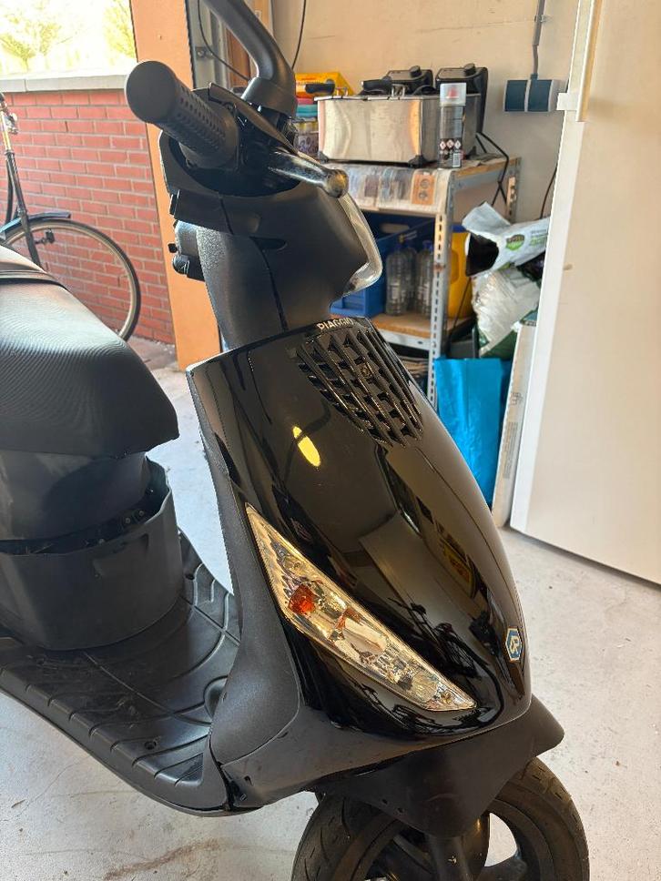 Piaggio Zip 125cc 2t Geel kenteken, Fietsen en Brommers, Scooters | Piaggio, Zo goed als nieuw, Zip, Tweetakt, Ophalen