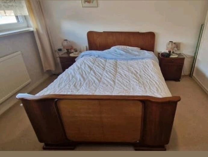 ZEER MOOI ANTIEK BEWERKT BED MET SPIRAAL BODEM
AFMETING
LENG, Huis en Inrichting, Slaapkamer | Bedden, Ophalen, Bruin, Zo goed als nieuw