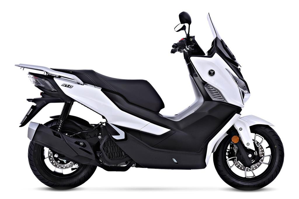 VOGE SR 1 (bj 2026), Motoren, Industriparken 21
DK-2750  BALLERUP, DK, Scooter, Bedrijf, C. Reinhardt A/S