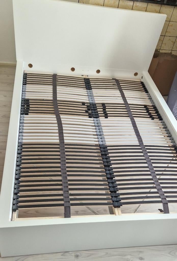 Malm bed inclusief lattenbodems 140x200, Huis en Inrichting, Slaapkamer | Bedden, Ophalen, Wit, Tweepersoons, 140 cm