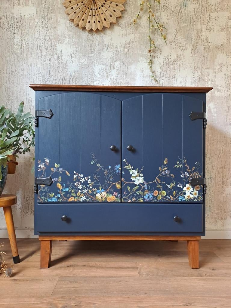 Unieke blauwe kast met bloemenprint, Ophalen, Zo goed als nieuw