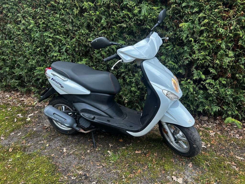 Scooter yamaha Neos parelmoer wit, Ophalen, Gebruikt, 49 cc, Benzine