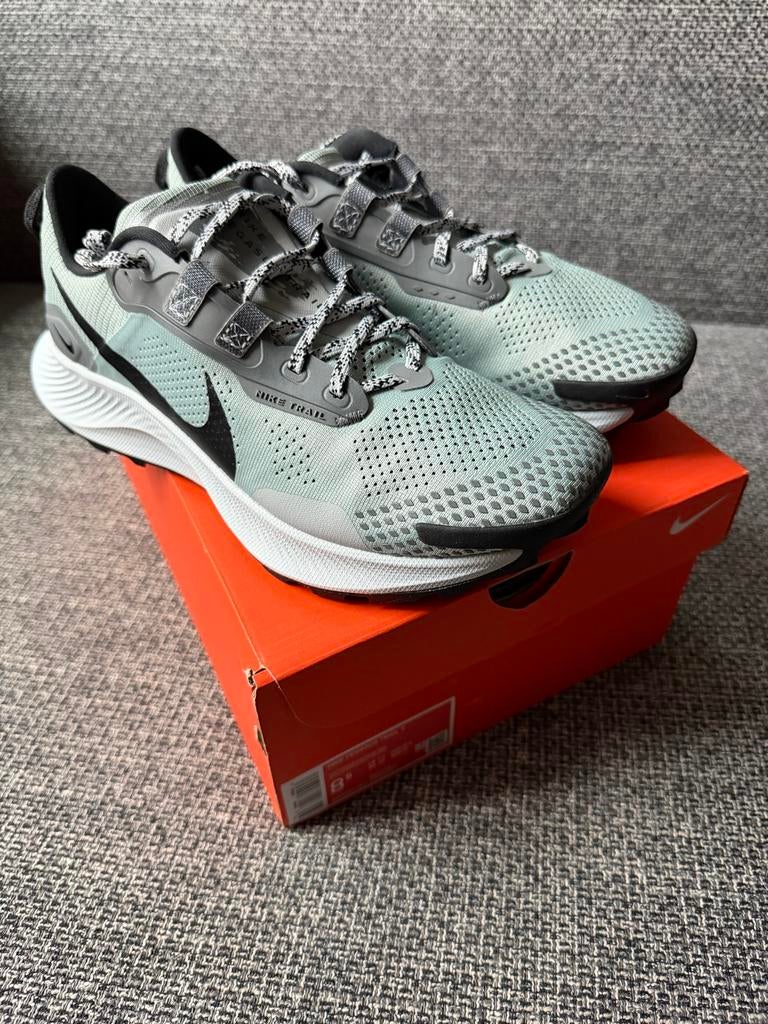 Nike Pegasus Trail 3 - Maat 42 - Nieuw in doos, Overige kleuren, Sportschoenen, Nieuw, Ophalen of Verzenden