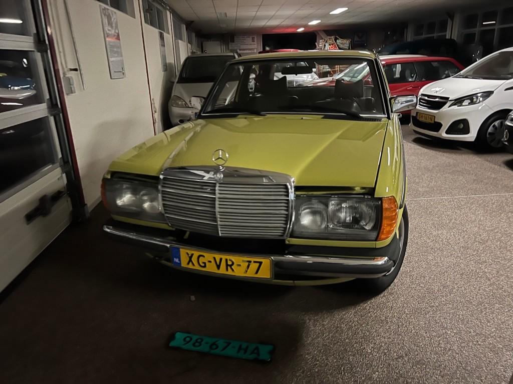 Mercedes-benz 200 200 D, Auto's, Mercedes-Benz, Gebruikt, 60 pk, Bedrijf, Sedan