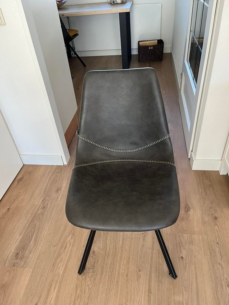 Leren eettafel stoelen. Kleur bruin., Huis en Inrichting, Stoelen, Bruin, Leer, Zo goed als nieuw, Vier