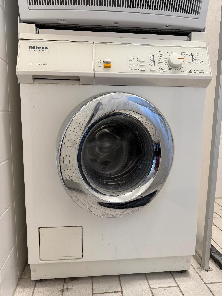 Wasmachine Miele, Witgoed en Apparatuur, Wasmachines, Ophalen, 1200 tot 1600 toeren, Gebruikt, 4 tot 6 kg