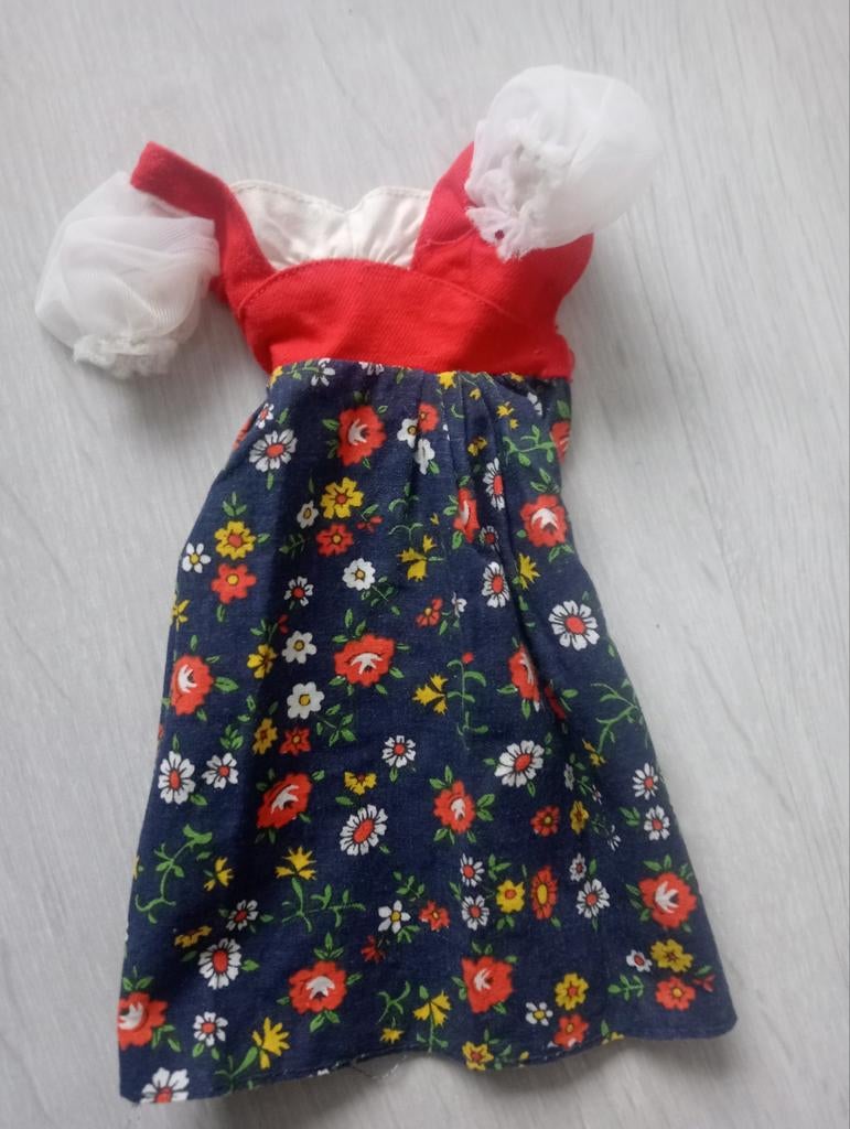 Floral Peasant jurk
Barbie
Mattel
Jaren 70
Vintage, Ophalen of Verzenden, Gebruikt, Kleertjes