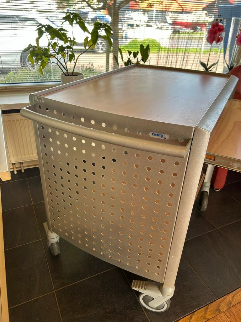 Verrijdbaar trolly met twee planken, Ophalen, Gebruikt, Bruin, Hout