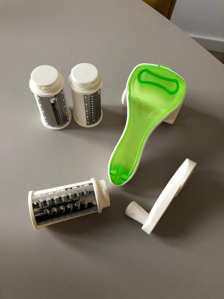 Kaasrasp / chocoladerasp / rasp met zwengel, Kunststof, Ophalen of Verzenden, Zo goed als nieuw, Overige merken