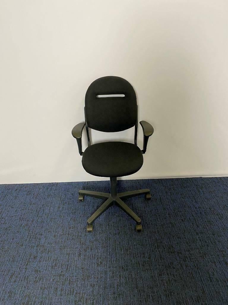 67 x Bureaustoel Ahrend 220, nieuw zwart gestoffeerd, Ophalen, Gebruikt, Zwart, Bureaustoel