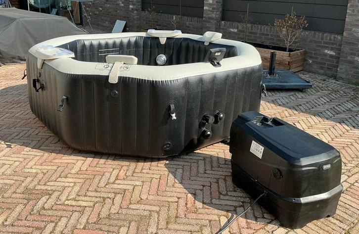Intex de luxe jacuzzi, Tuin en Terras, Bubbelbaden en Hottubs, Zo goed als nieuw, Ophalen