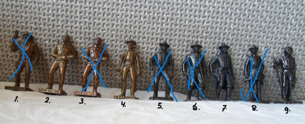 Ferrero metalen figuurtjes. (1) Zie omschrijving, Verzamelen, Verrassingseieren, Ophalen of Verzenden, Zo goed als nieuw, Overige typen