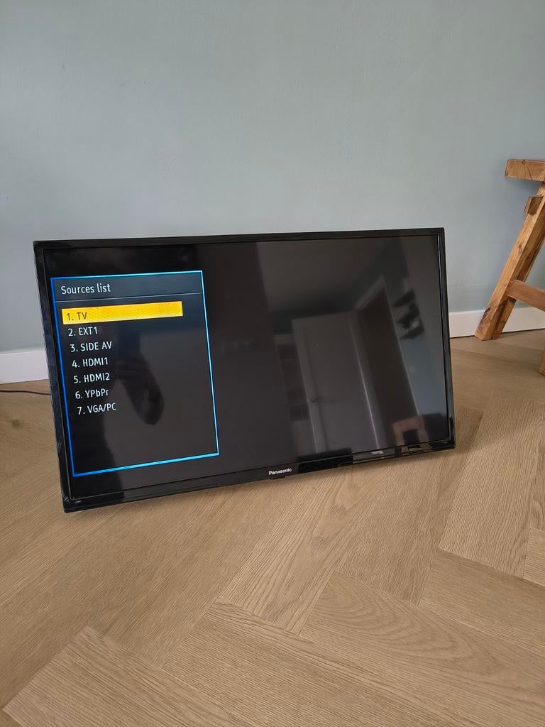 Panasonic TV 32 inch met muurbeugel (geen standaard), Ophalen, Gebruikt, 60 tot 80 cm, Panasonic