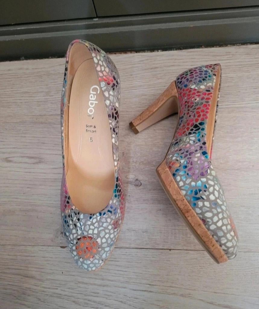 Gabor pumps met kurk hak met bloemen maat 38, Pumps, Overige kleuren, Gabor, Ophalen of Verzenden