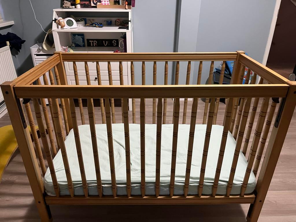 Mooi houten ledikant, Kinderen en Baby's, Babywiegjes en Ledikanten, Ophalen, Gebruikt, Ledikant