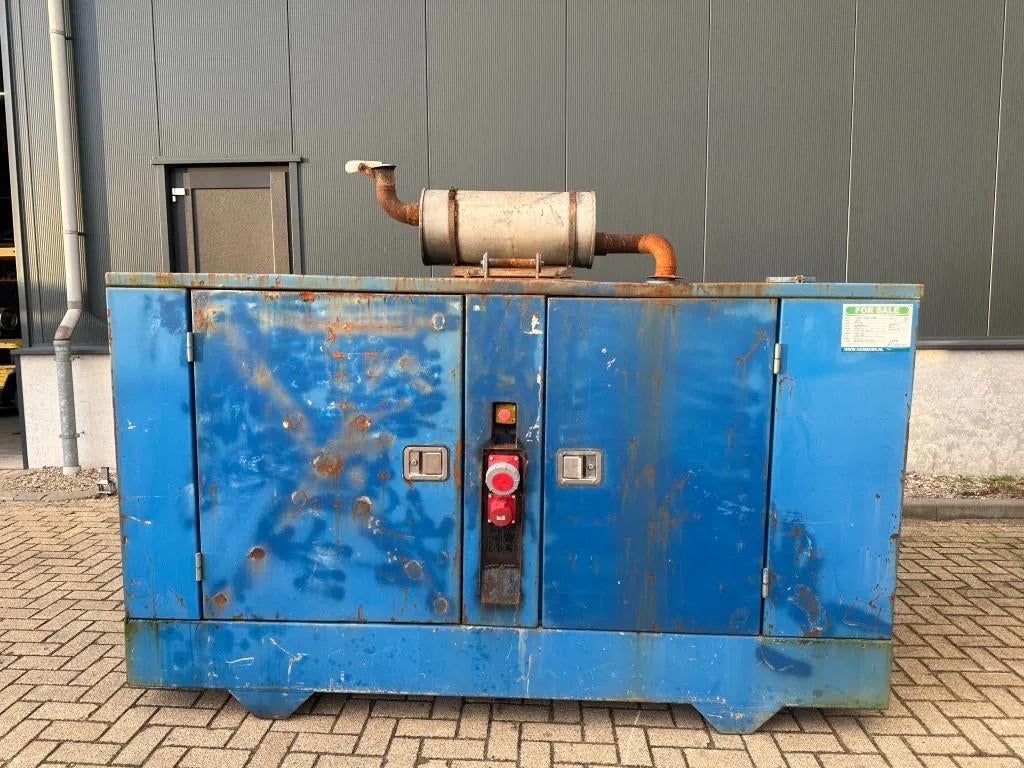 Iveco 8061 Leroy Somer 85 kVA Silent generatorset, Ophalen of Verzenden