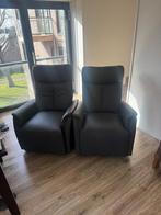 Twee sta op  relaxfauteuils elektrisch bedienbaar., Huis en Inrichting, Fauteuils, Ophalen, Gebruikt, 100 tot 125 cm, Leer