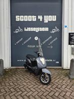 Sym Mio 50i Brom 2018 Mat-Grijs 8000 KM Windscherm Garantie, Fietsen en Brommers, Scooters | SYM, Ophalen, Zo goed als nieuw, Benzine