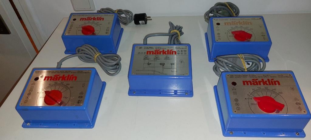 Märklin Blauwe Travo's 6631 en 6611, Hobby en Vrije tijd, Modeltreinen | H0, Gebruikt, Ophalen of Verzenden, Märklin, Transformator of Voeding