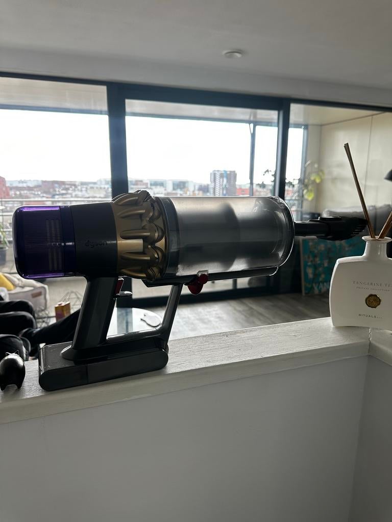 Dyson V11 Absolute Pro Draadloze Stofzuiger, Gebruikt, Stofzuiger, Ophalen of Verzenden, Minder dan 1200 watt