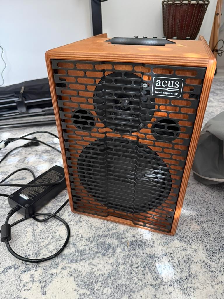 Akoestische versterker, BIEDEN!, Muziek en Instrumenten, Ophalen, Zo goed als nieuw, 50 tot 100 watt