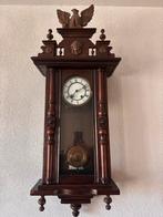 Antieke houten wandklok met adelaar, Ophalen