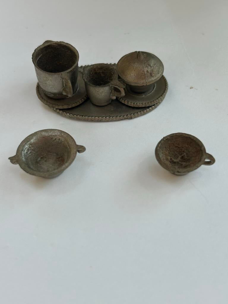 Vintage tinnen poppenhuis servies set, Verzamelen, Poppenhuizen en Toebehoren, Ophalen of Verzenden, Gebruikt, Poppenhuis