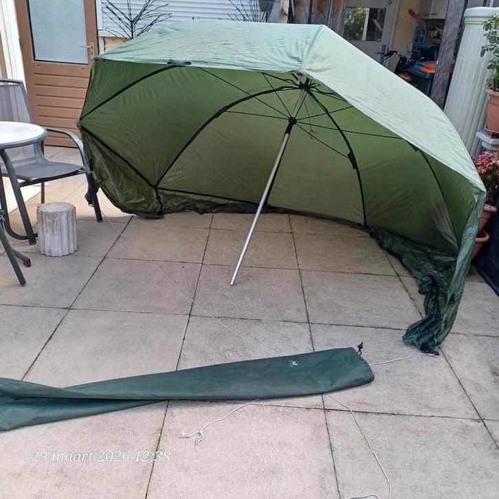 Groene visparaplu 2,30 doorsnee 25€, Watersport en Boten, Hengelsport | Algemeen, Gebruikt, Ophalen