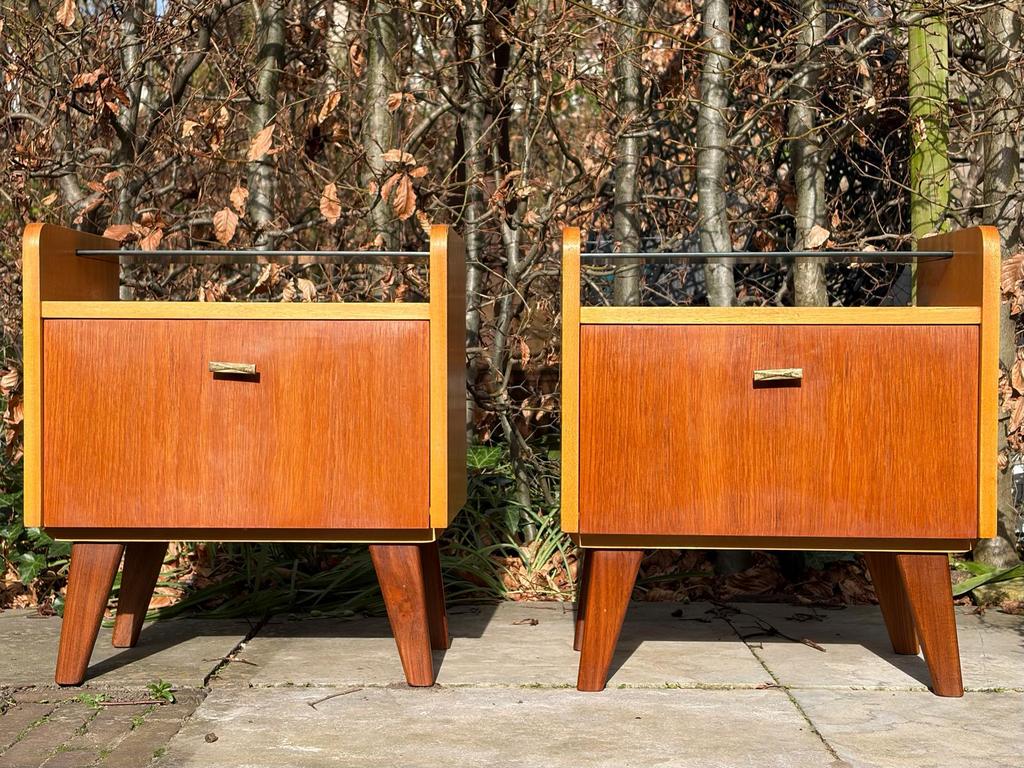 Mid-Century Dutch Teak nachtkastjes, jaren 50/60 set van 2, Huis en Inrichting, Slaapkamer | Nachtkastjes, Ophalen, Gebruikt, Minder dan 45 cm