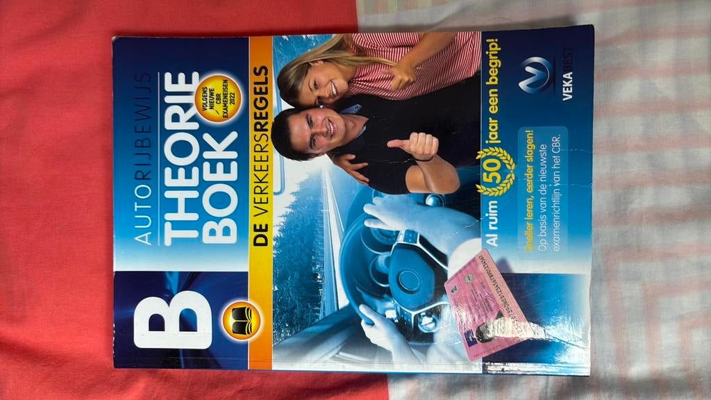 Auto Theorieboek VekaBest Editie, Ophalen of Verzenden, Zo goed als nieuw, Overige niveaus, Nederlands