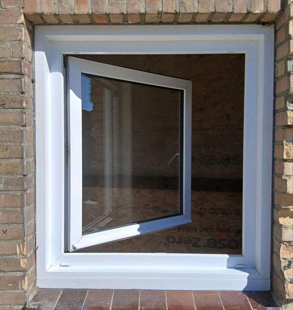 Wit kunststof raam, Ophalen, Gebruikt, 75 tot 150 cm, 75 tot 150 cm