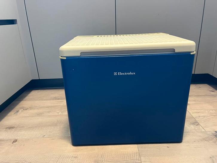 Koelbox 12/230 volt en gas, Caravans en Kamperen, Kampeeraccessoires, Gebruikt, Ophalen