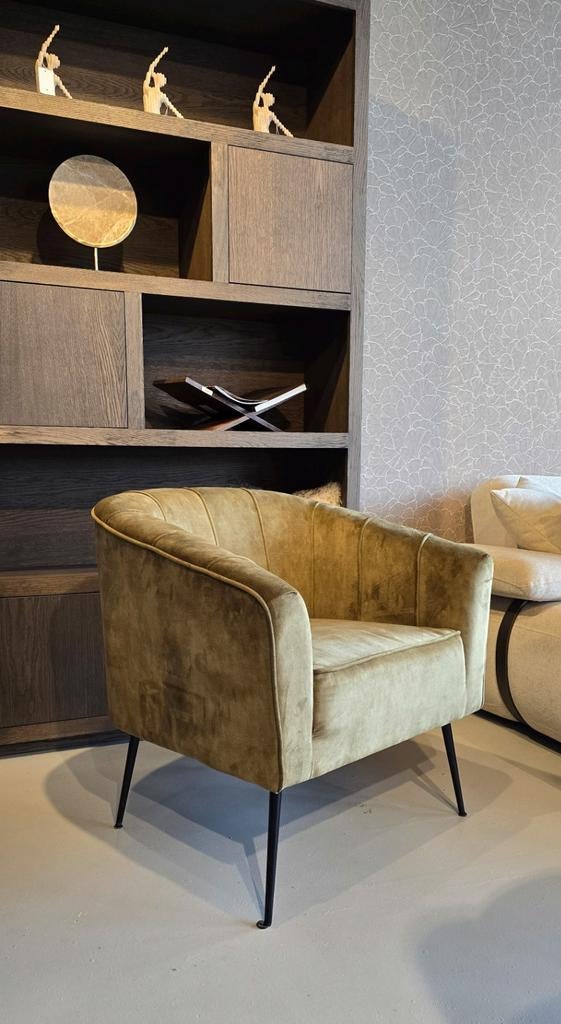Showroom | Fauteuil Chester | Olijfgroen | € 295,- na € 75,-, Ophalen