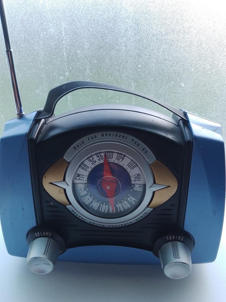 Leuke kleurige vintage radio werkend op batterijen, Ophalen of Verzenden, Gebruikt, Radio