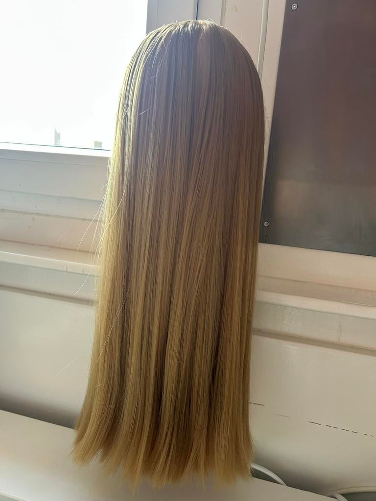 Haar pop / Oefenhoofd met lang blond haar, Sieraden, Tassen en Uiterlijk, Uiterlijk | Haarverzorging, Ophalen of Verzenden, Zo goed als nieuw