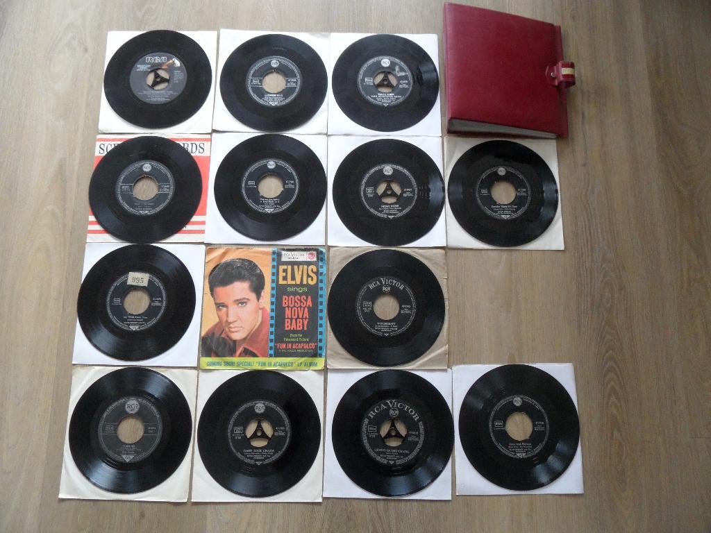 Elvis Presley singles 13 stuks in mapje, Ophalen of Verzenden, Gebruikt, Pop