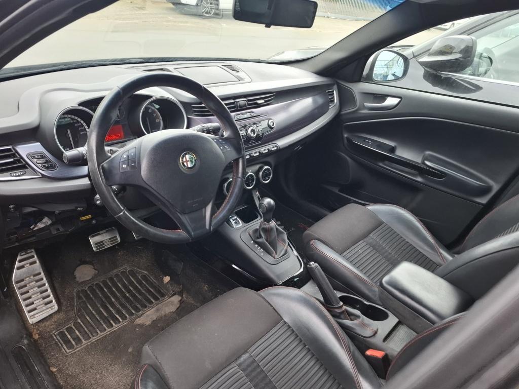Alfa Romeo Giulietta 1.4 T Distinctive START NIET LEES TEKST, Automaat, Euro 5, 4 cilinders, Zwart