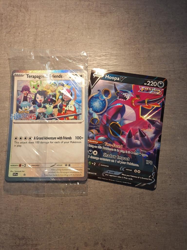 Pokémon jumbo Kaarten: Terapagos & Hoopa V, Ophalen of Verzenden, Zo goed als nieuw, Meerdere kaarten