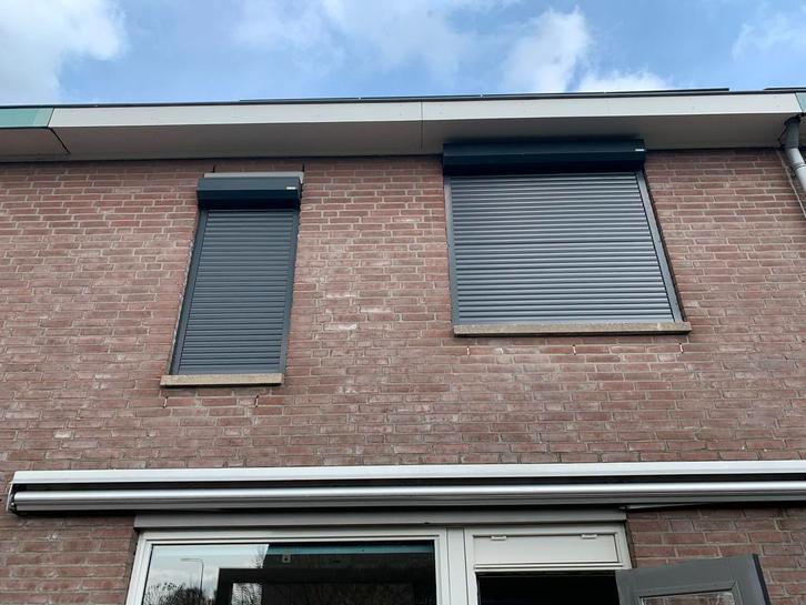 Antraciet rolluiken, Doe-het-zelf en Verbouw, Rolluiken, Gebruikt, 150 tot 200 cm, 100 tot 150 cm, Grijs, Elektrische bediening