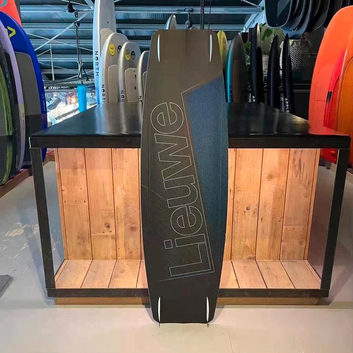 North/Lieuwe gebruikte Twintip Kiteboards - incl/excl pads, Watersport en Boten, Kitesurfen, Zo goed als nieuw, Kiteboard, 12 m²