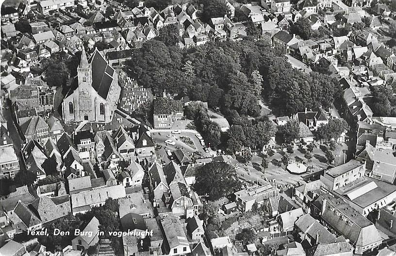 AK Texel - Den Burg in Vogelvlucht, Verzenden, 1960 tot 1980, Waddeneilanden
