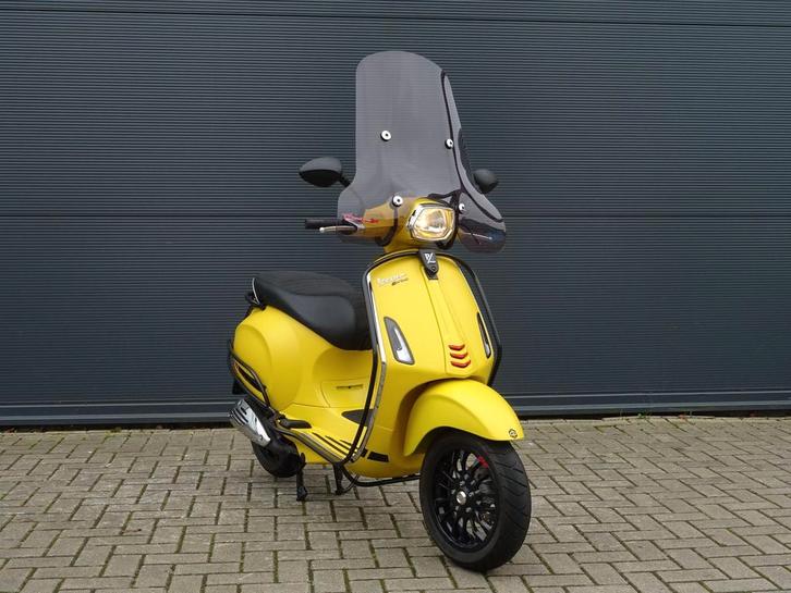Vespa SPRINT S  4T 25km zgan WEINIG KM, Fietsen en Brommers, Brommers | Vespa