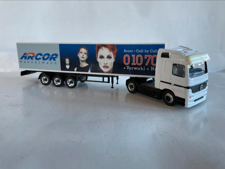 model Mercedes Benz Actros vrachtwagencombi, wit Schuco 1/87, Hobby en Vrije tijd, Modelauto's | 1:87, Gebruikt, Bus of Vrachtwagen