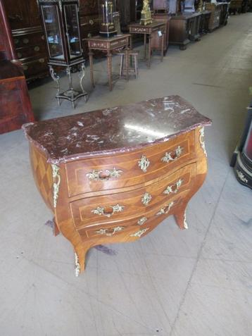 Oer 09600 gebogen commode met marmeren blad beschikbaar voor biedingen